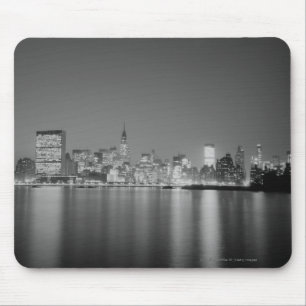 Stadt-Skyline nachts Mousepad
