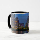 Stadt-Skyline reflektieren sich in Dame Bird Lake Tasse (Vorderseite Links)