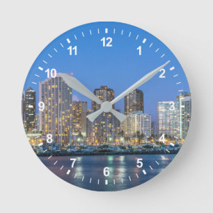 Stadt Skyline von Waikiki Runde Wanduhr