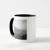 Stadtbild an erhöhter Ansicht des Hafens B&W Tasse (Vorderseite Links)
