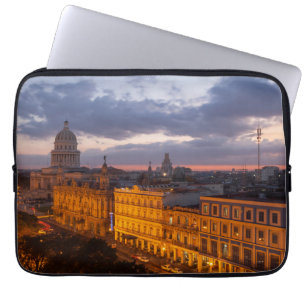 Stadtbild bei Sonnenuntergang, Havanna, Kuba Laptopschutzhülle