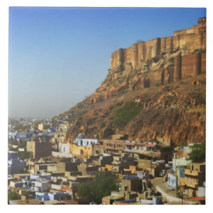 Stadtbild der Blauen Stadt mit Meherangarh, der Fliese