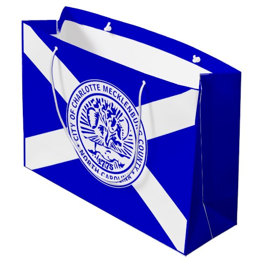 Stadtflagge von Charlotte (North Carolina) Große Geschenktüte (Rückseite Schrägansicht)