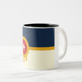 Stadtflagge von Tulsa Zweifarbige Tasse (VorderseiteRechts)