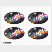 Stadtgraffiti Street Art schwarz-weiß mit Farbe Ovaler Aufkleber (Blatt)