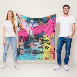 Städtische Graffiti-Collage mit kräftigen Farben   Fleecedecke