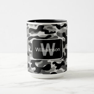 Städtisches Schwarz-Weiß-Tarnmuster mit Personalis Tasse