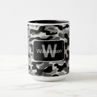 Städtisches Schwarz-Weiß-Tarnmuster mit Personalis Tasse
