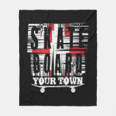 Stadtskateboard hinzufügen auf schwarz gestresstes fleecedecke (Vorderseite)