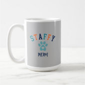 Staffy Mama Pawprint Heart Custom Text Retro Kaffeetasse (Links)