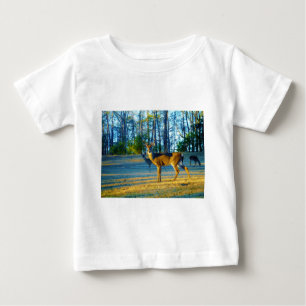 Stag / Buck Deer, hellblauer Himmel Baby T-shirt