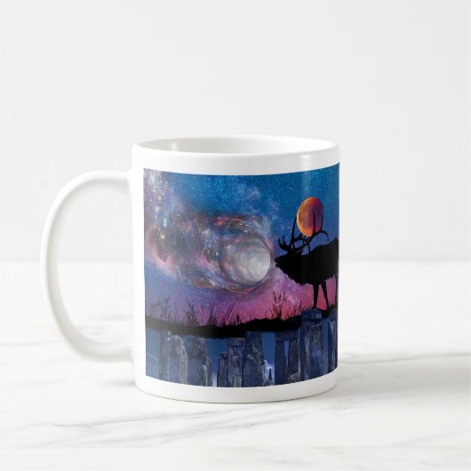 Stag Cradling Herbstmond in der mystischen Tasse d (Links)
