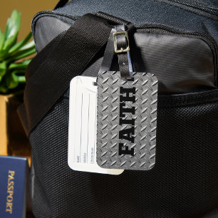 Stahl Hintergrund mit fett schwarzem Glaubenswort Gepäckanhänger