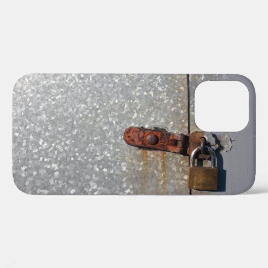 Stahltüren mit einem rostigen Vorhängeschloss Case-Mate iPhone Hülle (Rückseite (Horizontal))