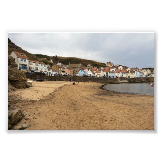 Staithes Harbour Beach and Village Front Fotodruck (Vorne)