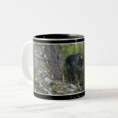 Stalking Gray Wolf & Forest Drink Tasse (Vorderseite Links)