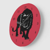 Stalking Lion - Große Wanduhr (Winkel)