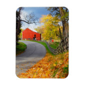 Stall im Herbst Magnet (Vertikal)