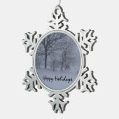 Stall in einem Maine-Schneesturm Schneeflocken Zinn-Ornament (Rechts)