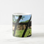 Stall & Kühe, ländliches North Carolina Canvas Pri Kaffeetasse (Mittel)