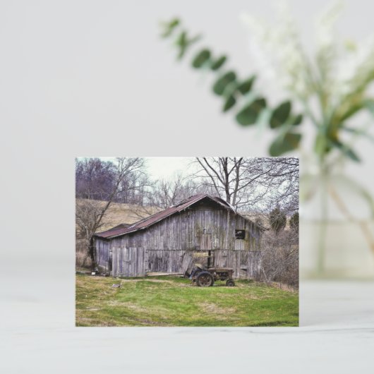 Stall und Traktor Postkarte (Stehend Vorderseite)