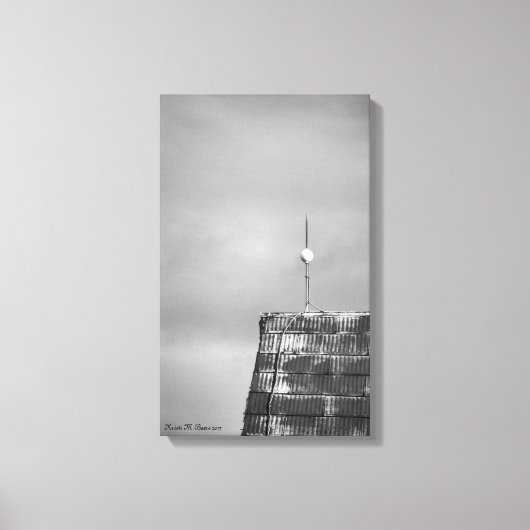 Stalldach mit Sturm im Hintergrund Canvas Print Leinwanddruck (Vorderseite)