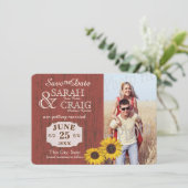 Stallholz und Sonnenblumen Foto Save the Date (Stehend Vorderseite)