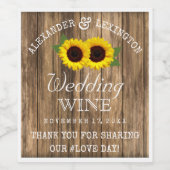 Stallholz und Sonnenblumen Rustikale Hochzeit Weinetikett (Einzelnes Label)