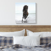Stallion am Strand | Nordatlantik Leinwanddruck (Insitu (Schlafzimmer))