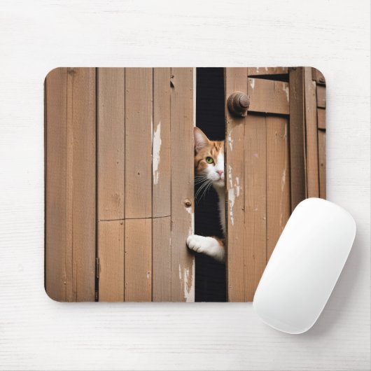 Stallkatze pinkelt um Tür Mousepad (Mit Mouse)