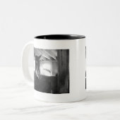 Stallpferd Zweifarbige Tasse (Vorderseite Links)