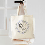 Stamm der eleganten Lavender Watercolor Wreath Bri Tragetasche<br><div class="desc">Die Tasche ist ein Geschenk für das Brautparty,  mit elegantem Lavendelkranz mit Grünpflanzen und einem in handgeschriebenen Schriftzeichen eingeschriebenen "Brautstamm". Personalisieren Sie das Datum der Hochzeit oder den Namen des Empfängers.</div>