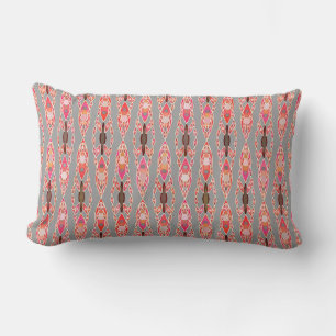 Stammes- Batik - korallenrotes rosa und silbernes Lendenkissen