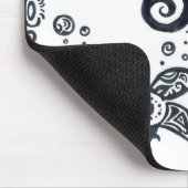 Stammes- Schmetterling in schwarzem Tinte mousepad (Ecke)