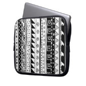 Stammes- Schwarzweiss-Muster Laptopschutzhülle (Vorderseite Links)