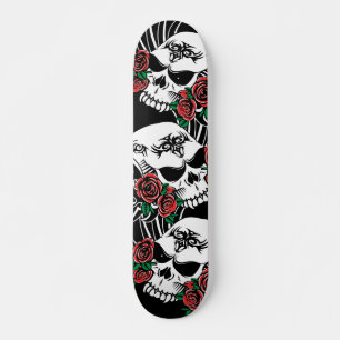 Stammesschädel mit Rose Skateboard