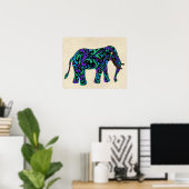 Stammestattoo-Elefant in Lila Blau und Grün Poster (Heimbüro)