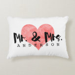 Stamps Heart Rustic Mr. & Mrs. Monogram Zierkissen<br><div class="desc">Ein geprägtes Herz für Sie und Ihre Liebste. Rustikal,  stilvoll,  süß.</div>