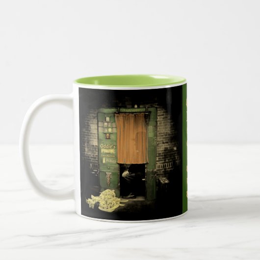 Stand des Oddie's Time Machine Foto Zweifarbige Tasse (Links)