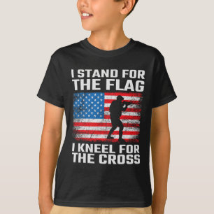 Stand für die Fahne für das Kreuz T-Shirt
