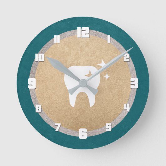 Stand | Gold & Silver Cyan Dental Runde Wanduhr (Vorderseite)