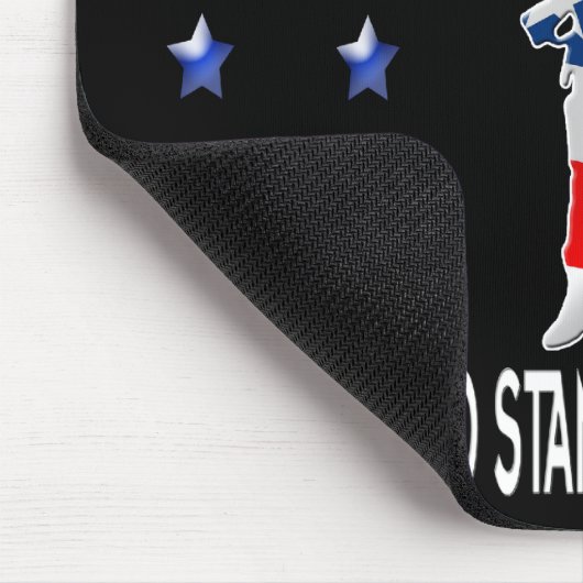 Stand hinter oder in vorderem Mousepad (Ecke)