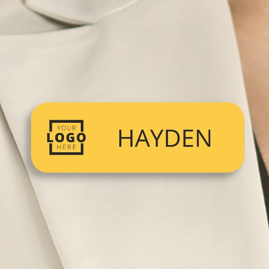 Standardpersonal mit benutzerdefiniertem Firmenlog Namensschild