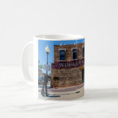 Standin auf der Ecke in Winslow, AZ. Kaffeetasse (Vorderseite Links)