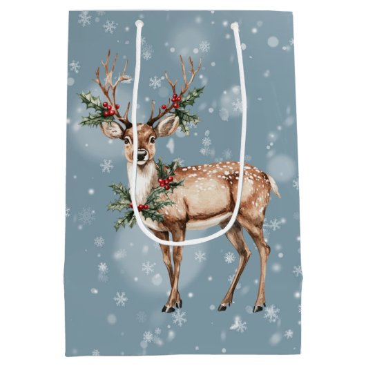 Standing Deer With Christmas Holly and Berries Mittlere Geschenktüte (Rückseite)