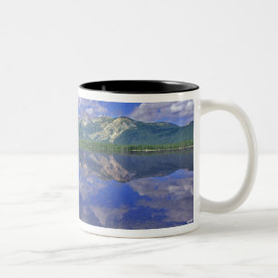 Stanley Lake im Sawzahngebirge von Idaho Zweifarbige Tasse