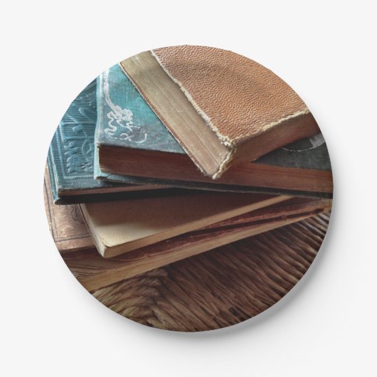 Stapel alte benutzte Bücher Pappteller (Vorderseite)