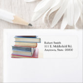Stapel alter Bücher mit Adressetiketten (Insitu)