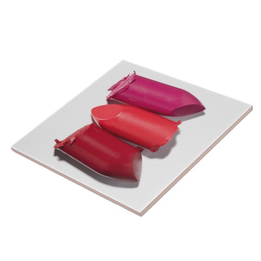 Stapel defekter Lippenstift Fliese (Seite)