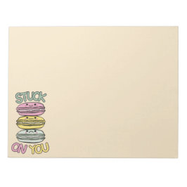 Stapel süßer Kawaii-Macarons Notizblock